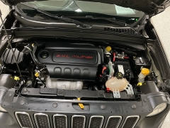 Used 2018  Jeep Renegade 4d SUV FWD Latitude at Ideal Cars Llc near Mesa&comma; AZ