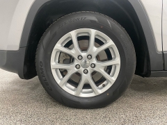 Used 2014  Jeep Cherokee 4d SUV FWD Latitude at Ideal Cars Llc near Mesa&comma; AZ