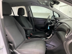 Used 2020 Chevrolet Trax 4d SUV FWD LS at Ideal Cars Llc near Mesa, AZ