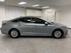 Used 2016 Hyundai Sonata Hybrid 4d Sedan SE at Ideal Cars Llc near Mesa, AZ