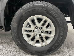 Used 2015  Nissan Frontier 2WD Crew Cab SV Auto at Ideal Cars Llc near Mesa&comma; AZ