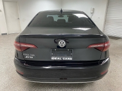 Used 2019  Volkswagen Jetta 4d Sedan 1&period;4T SEL at Ideal Cars Llc near Mesa&comma; AZ