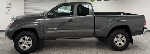 Used 2013  Toyota Tacoma 4WD Access Cab Auto at Ideal Cars Llc near Mesa&comma; AZ