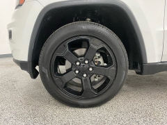 Used 2019  Jeep Grand Cherokee 4d SUV 2WD Laredo Upland at Ideal Cars Llc near Mesa, AZ