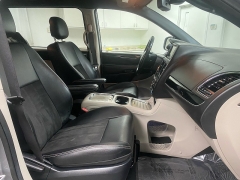 Used 2020  Dodge Grand Caravan 4d Wagon SXT at Ideal Cars Llc near Mesa&comma; AZ