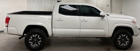 Used 2017  Toyota Tacoma 4WD Double Cab SR at Ideal Cars Llc near Mesa&comma; AZ