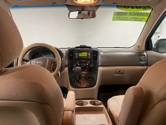 Used 2010  Kia Sedona 4d Wagon LX at Ideal Cars Llc near Mesa, AZ