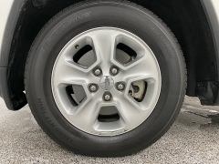 Used 2016  Jeep Grand Cherokee 4d SUV 2WD Laredo E at Ideal Cars Llc near Mesa, AZ