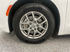 Used 2020 Chrysler Pacifica 4d Wagon Touring at Ideal Cars Llc near Mesa, AZ