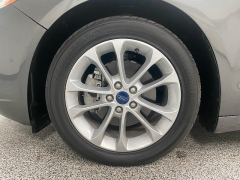 Used 2020  Ford Fusion Hybrid 4d Sedan FWD SE at Ideal Cars Llc near Mesa&comma; AZ