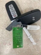 Used 2016  Hyundai Veloster 3d Coupe Auto at Ideal Cars Llc near Mesa&comma; AZ