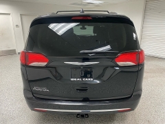 Used 2017  Chrysler Pacifica 4d Wagon Touring-L Plus at Ideal Cars Llc near Mesa&comma; AZ