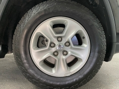 Used 2017  Jeep Grand Cherokee 4d SUV 4WD Laredo at Ideal Cars Llc near Mesa&comma; AZ