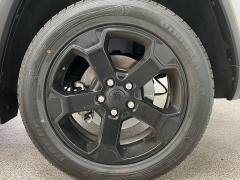 Used 2020  Jeep Grand Cherokee 4d SUV 2WD Laredo at Ideal Cars Llc near Mesa&comma; AZ