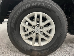 Used 2015  Nissan Frontier 2WD Crew Cab SV Auto at Ideal Cars Llc near Mesa&comma; AZ