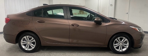 Used 2019  Chevrolet Cruze 4d Sedan LS at Ideal Cars Llc near Mesa&comma; AZ