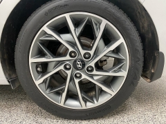 Used 2020  Hyundai Elantra 4d Sedan Limited at Ideal Cars Llc near Mesa, AZ