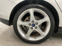 Used 2014  Ford Focus 4d Hatchback Titanium at Ideal Cars Llc near Mesa&comma; AZ