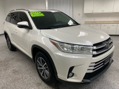 Used 2019 Toyota Highlander 4d SUV FWD XLE at Ideal Cars Llc near Mesa, AZ
