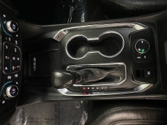 Used 2021  Chevrolet Traverse FWD 4dr Premier at Ideal Cars Llc near Mesa, AZ