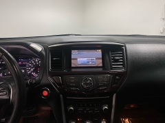 Used 2013 Nissan Pathfinder 4d SUV FWD SL at Ideal Cars Llc near Mesa, AZ