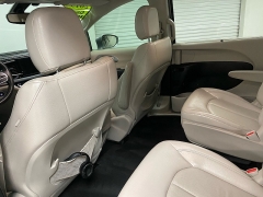 Used 2019  Chrysler Pacifica Hybrid 4d Wagon Touring L at Ideal Cars Llc near Mesa, AZ