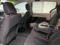 Used 2017  Chrysler Pacifica 4d Wagon Touring at Ideal Cars Llc near Mesa&comma; AZ