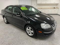 Used 2010 Volkswagen Jetta 4d Sedan 2.5 S Auto/PZEV at Ideal Cars Llc near Mesa, AZ