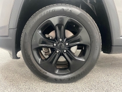 Used 2018  Jeep Compass 4d SUV 4WD Latitude Altitude at Ideal Cars Llc near Mesa&comma; AZ