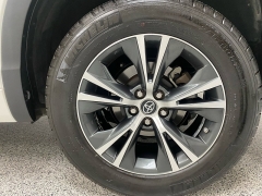 Used 2018  Toyota Highlander 4d SUV FWD LE at Ideal Cars Llc near Mesa&comma; AZ