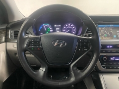 Used 2016  Hyundai Sonata Hybrid 4d Sedan Limited at Ideal Cars Llc near Mesa&comma; AZ