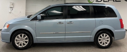 Used 2016  Chrysler Town & Country 4d Wagon Touring at Ideal Cars Llc near Mesa&comma; AZ