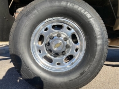 Used 2004  Chevrolet Silverado 2500 2WD Crew Cab HD LT at Ideal Cars Llc near Mesa&comma; AZ