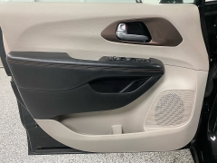 Used 2017  Chrysler Pacifica 4d Wagon Touring-L Plus at Ideal Cars Llc near Mesa&comma; AZ