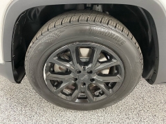Used 2017 Jeep Cherokee 4d SUV FWD Latitude V6 at Ideal Cars Llc near Mesa, AZ