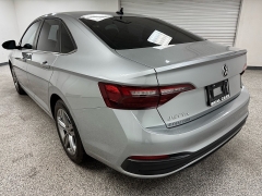 Used 2022  Volkswagen Jetta SE Auto at Ideal Cars Llc near Mesa&comma; AZ