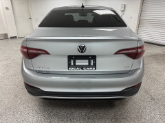 Used 2022  Volkswagen Jetta SE Auto at Ideal Cars Llc near Mesa&comma; AZ