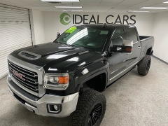 Used 2019  GMC Sierra 2500 4WD Crew Cab SLT at Ideal Cars Llc near Mesa&comma; AZ