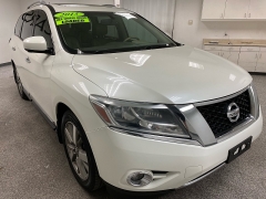 Used 2015  Nissan Pathfinder 4d SUV 4WD Platinum at Ideal Cars Llc near Mesa&comma; AZ