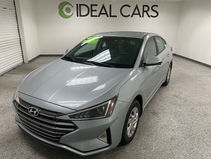 2020 Hyundai Elantra SE's photo