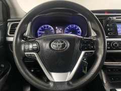 Used 2018  Toyota Highlander 4d SUV FWD LE at Ideal Cars Llc near Mesa&comma; AZ