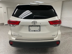 Used 2019 Toyota Highlander 4d SUV FWD XLE at Ideal Cars Llc near Mesa, AZ