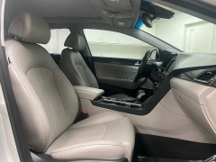 Used 2016  Hyundai Sonata Hybrid 4d Sedan Limited at Ideal Cars Llc near Mesa&comma; AZ