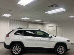 Used 2021  Jeep Cherokee Latitude 4x4 at Ideal Cars Llc near Mesa&comma; AZ