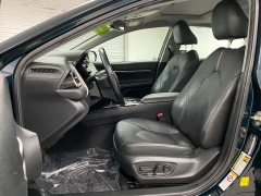 Used 2019  Toyota Camry 4d Sedan XLE at Ideal Cars Llc near Mesa&comma; AZ