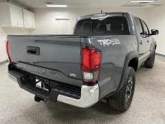 Used 2018  Toyota Tacoma 4WD Double Cab TRD Off-Road Auto at Ideal Cars Llc near Mesa&comma; AZ
