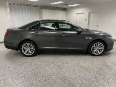 Used 2017 Ford Taurus 4d Sedan FWD Limited V6 at Ideal Cars Llc near Mesa, AZ