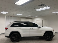 Used 2019  Jeep Grand Cherokee 4d SUV 2WD Laredo Upland at Ideal Cars Llc near Mesa, AZ