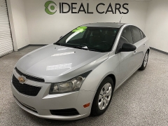 Used 2014 Chevrolet Cruze 4d Sedan LS AT at Ideal Cars Llc near Mesa, AZ