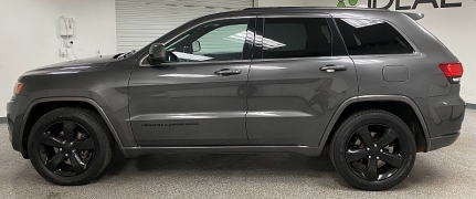 Used 2015  Jeep Grand Cherokee 4d SUV 2WD Laredo Altitude at Ideal Cars Llc near Mesa&comma; AZ